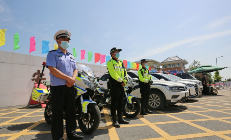輕傷不下火線，民警連續(xù)8年堅(jiān)守高考安保工作崗
